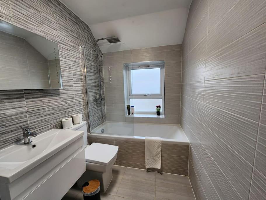 Horizon House, Modern 2-Bedroom Flat 2, Parking, Netflix, Oxford Exteriér fotografie
