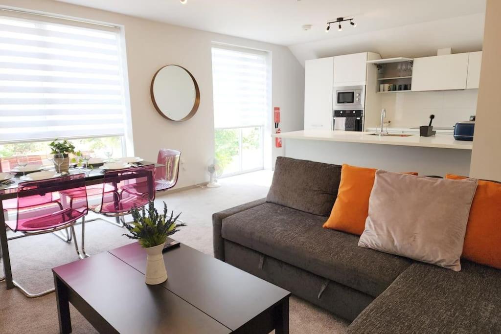 Horizon House, Modern 2-Bedroom Flat 2, Parking, Netflix, Oxford Exteriér fotografie