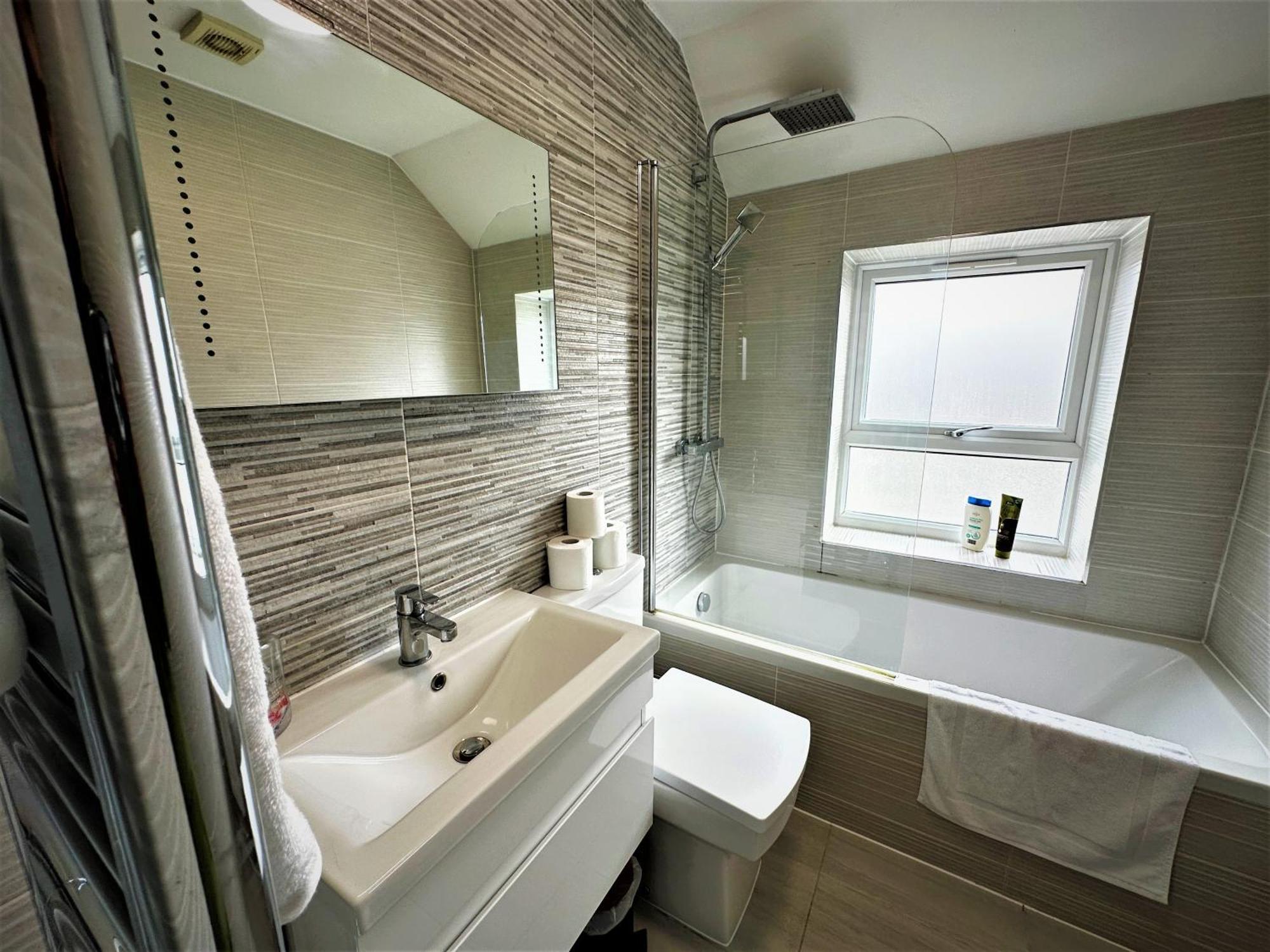 Horizon House, Modern 2-Bedroom Flat 2, Parking, Netflix, Oxford Exteriér fotografie